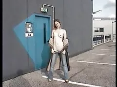 ソファの上に小犬スタイルを置くと、胸がぐらつくようになります av 女の子 の ため の