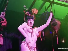 雌犬の飲み物は楽しい来る 女性 の 為 の 無料 アダルト